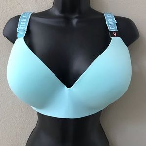 NWT Victoria’s Secret T-shirt Lightly Lined